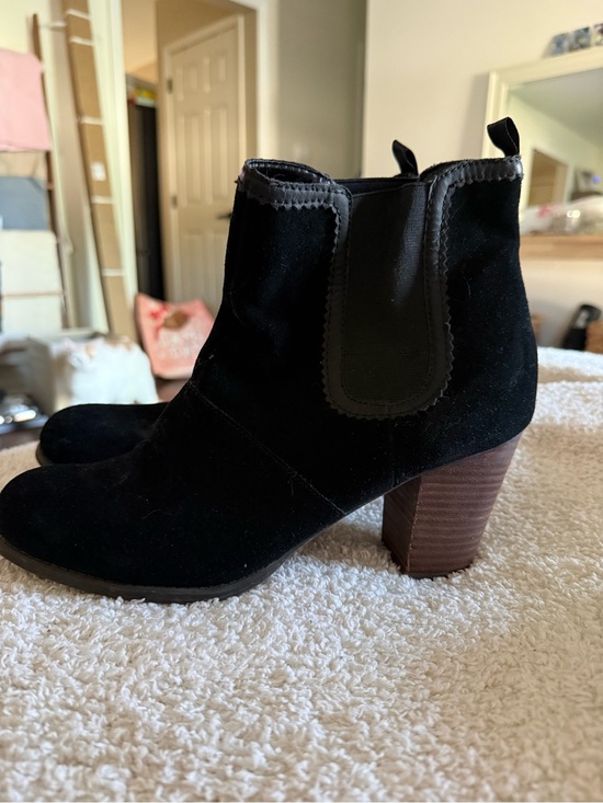 American Eagle Outfitters Shoes - Women's Black Suede Block Heel Ankle Boots AMERICAN EAGLE